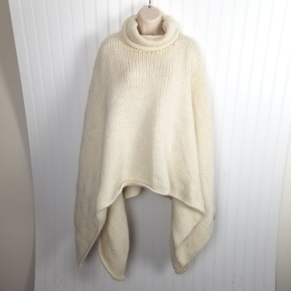 Gleneden Merino Wool Thick Knit Poncho Quiet Luxury Cream Turtle Neck Cottagecor - Picture 2 of 7